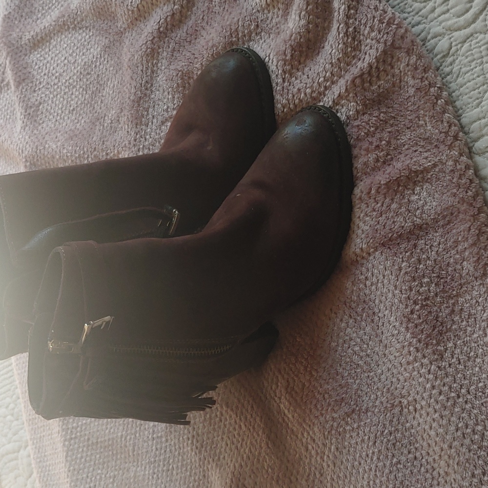 Boots - Picture 2 of 3